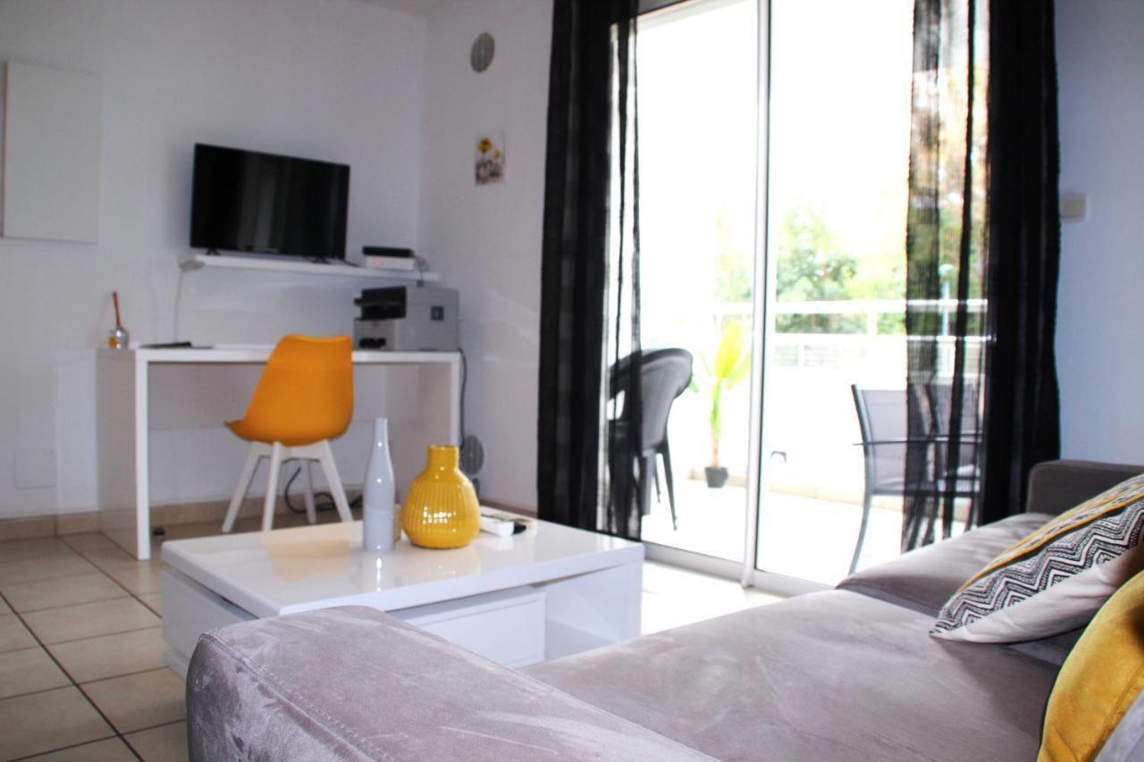 Nouveau ! Studio meublé, moderne, idéalement situé La Possession Extérieur photo